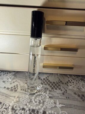 Gloss Moderne - Clean Luxury Collection. Eau de Parfum Nouvelle Ame.